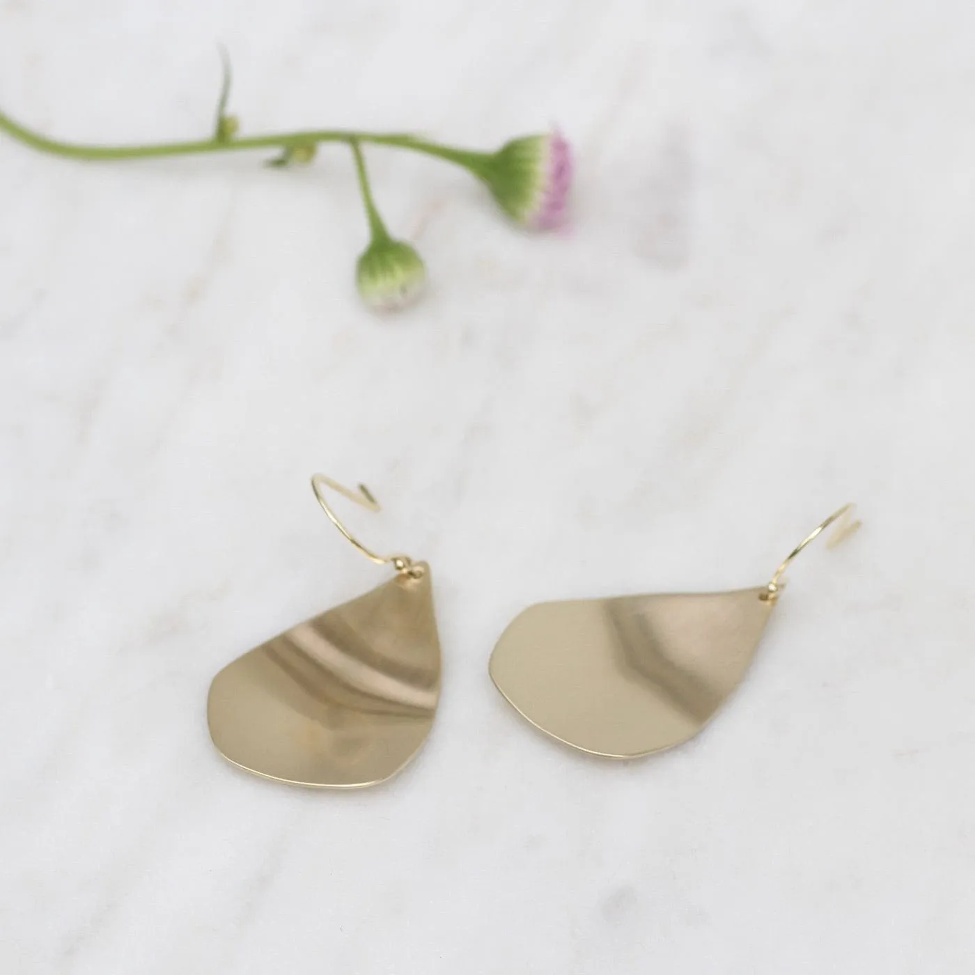 10k Sway Single Earrings