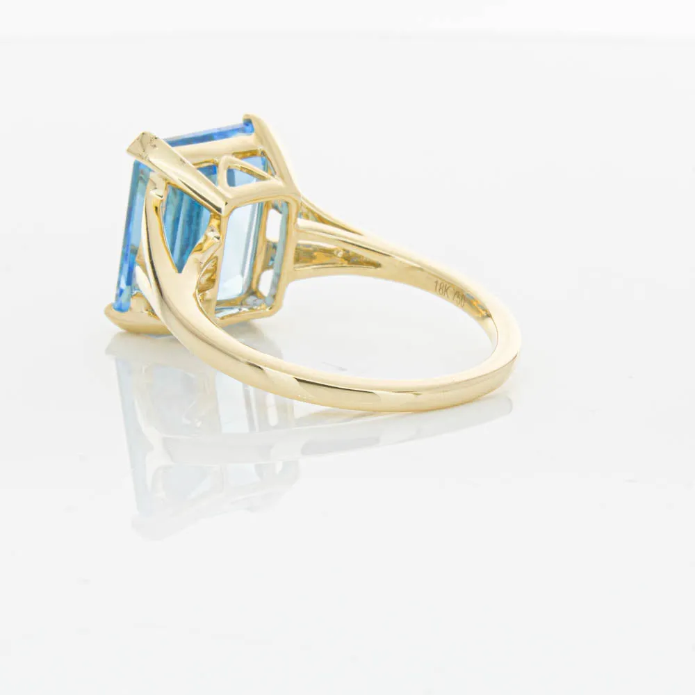 14ct Yellow Gold 6.24ct Blue Topaz Juliet Ring