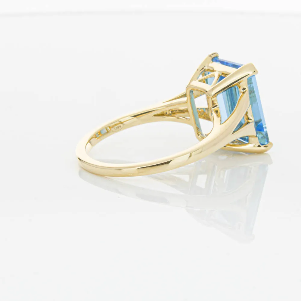 14ct Yellow Gold 6.24ct Blue Topaz Juliet Ring