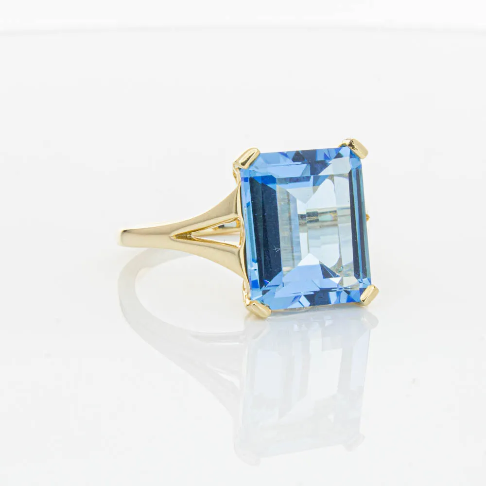 14ct Yellow Gold 6.24ct Blue Topaz Juliet Ring