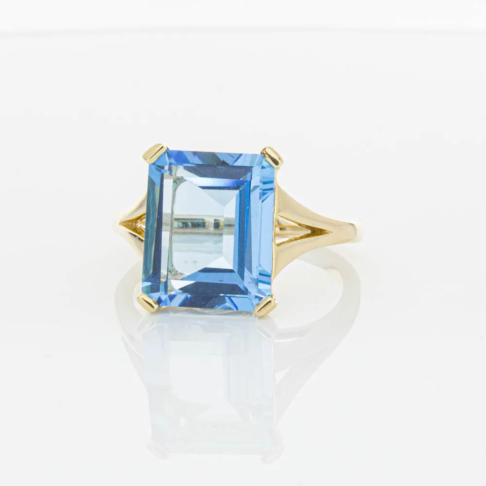 14ct Yellow Gold 6.24ct Blue Topaz Juliet Ring