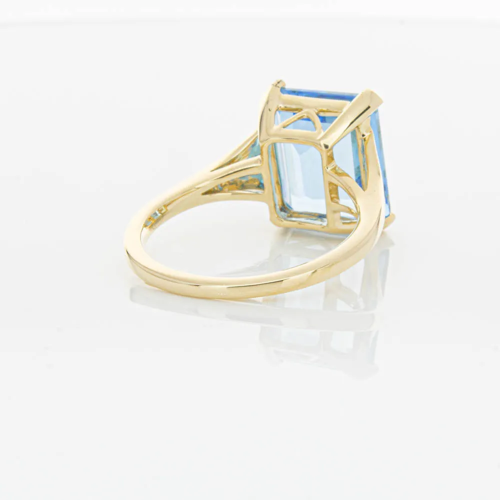 14ct Yellow Gold 6.24ct Blue Topaz Juliet Ring