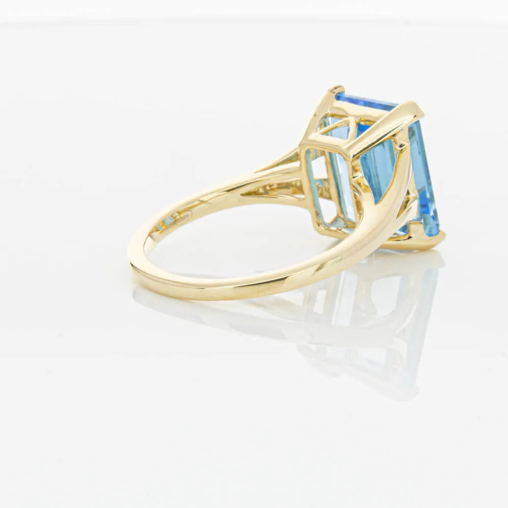 14ct Yellow Gold 6.24ct Blue Topaz Juliet Ring