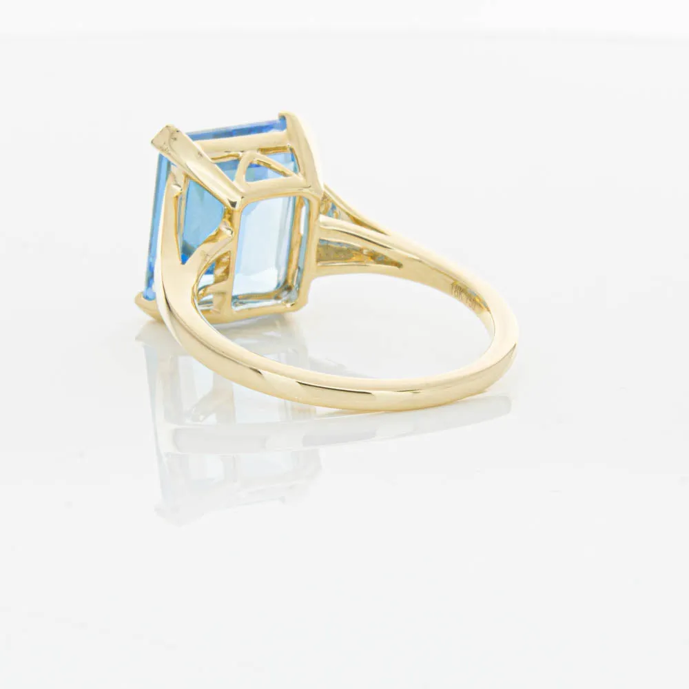 14ct Yellow Gold 6.24ct Blue Topaz Juliet Ring