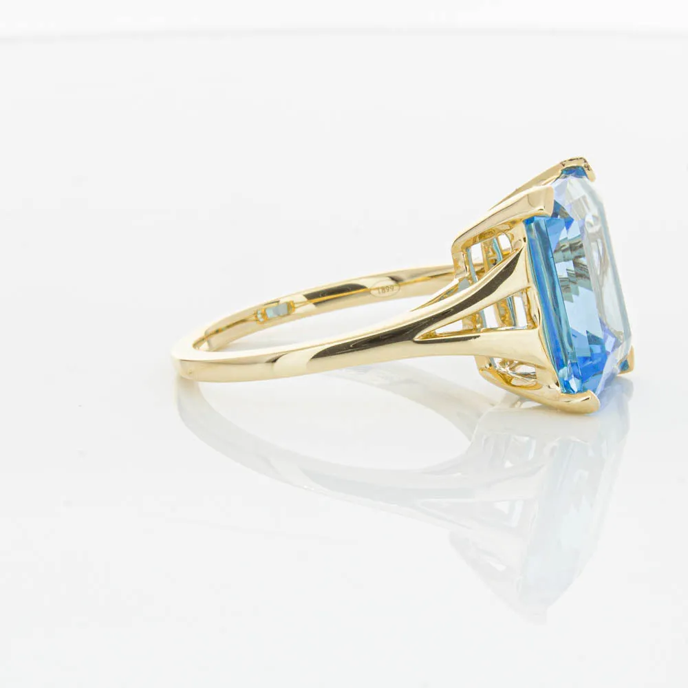 14ct Yellow Gold 6.24ct Blue Topaz Juliet Ring