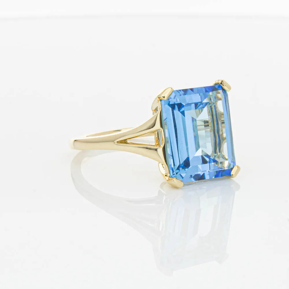14ct Yellow Gold 6.24ct Blue Topaz Juliet Ring