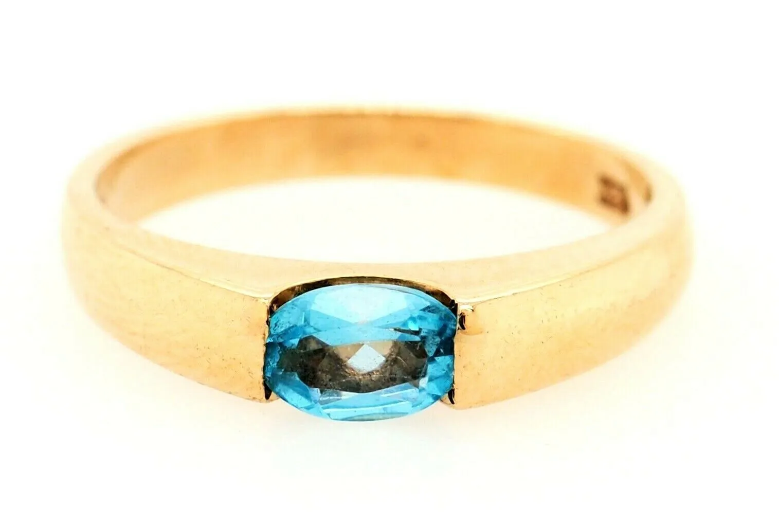 9ct Yellow Gold Topaz Dress Ring