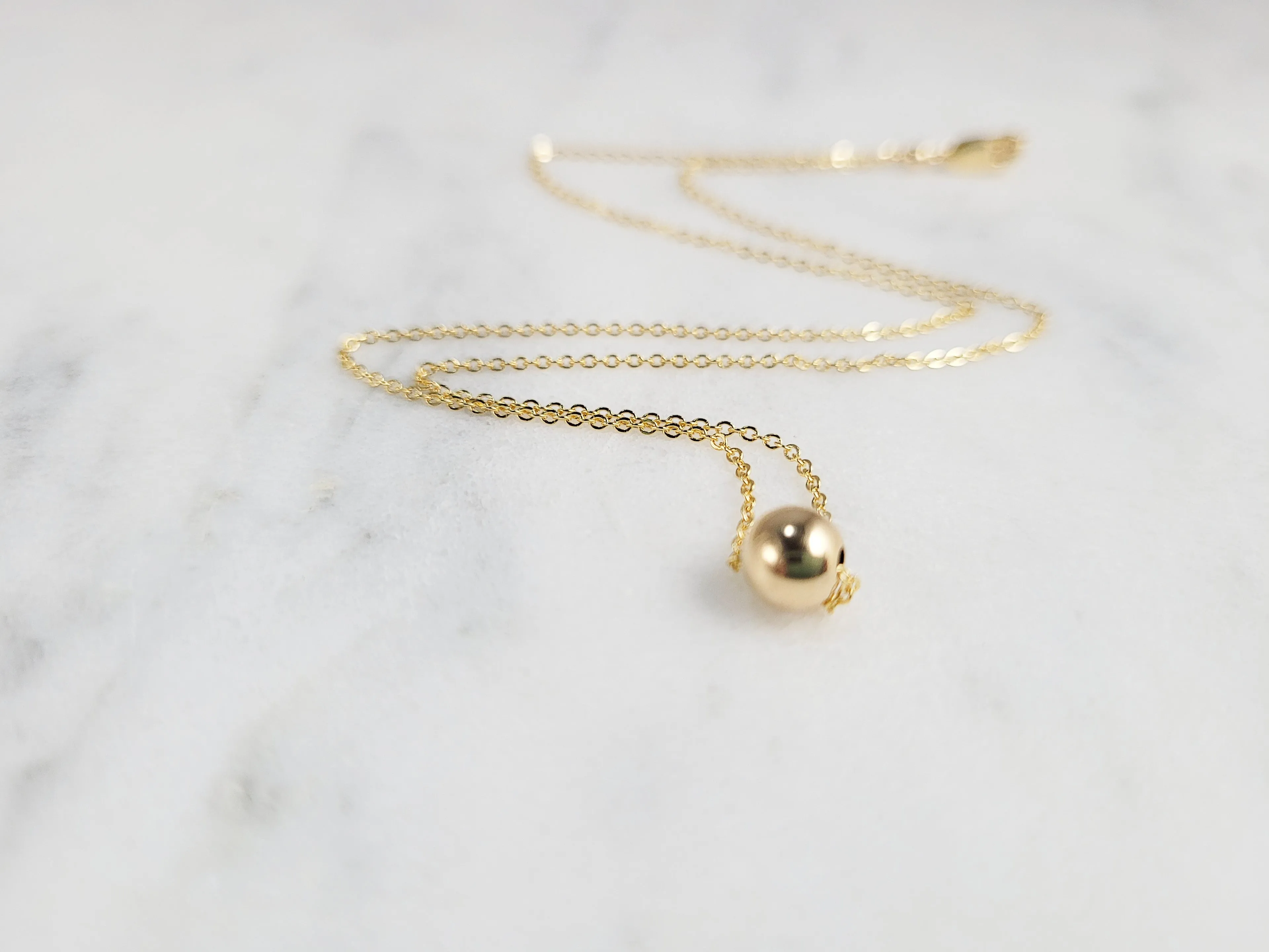 Dainty Floating Gold Ball Necklace