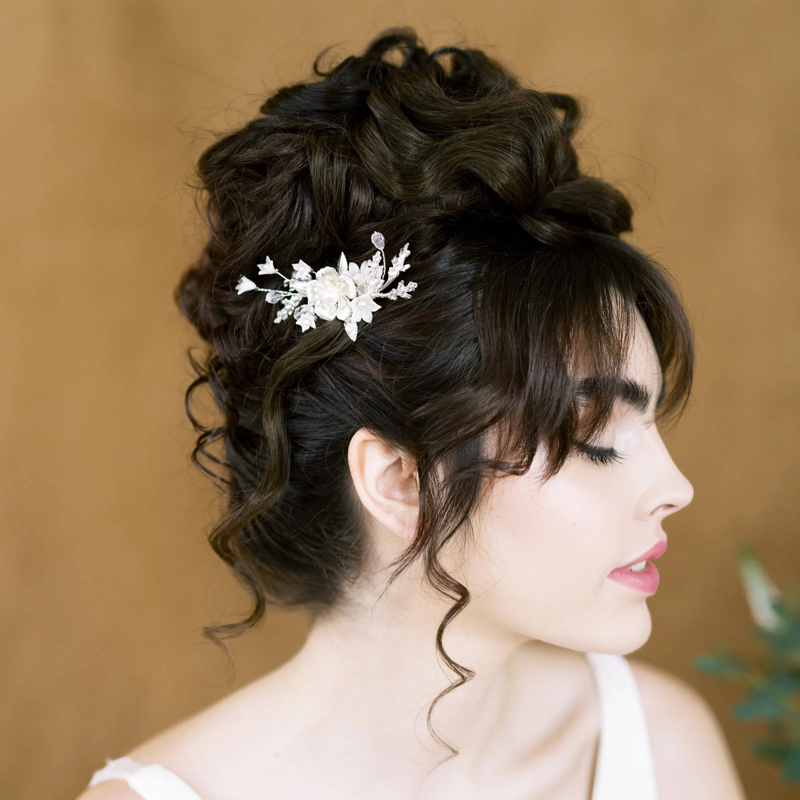 EMILIE Flower Hair Comb with Oak Leaves