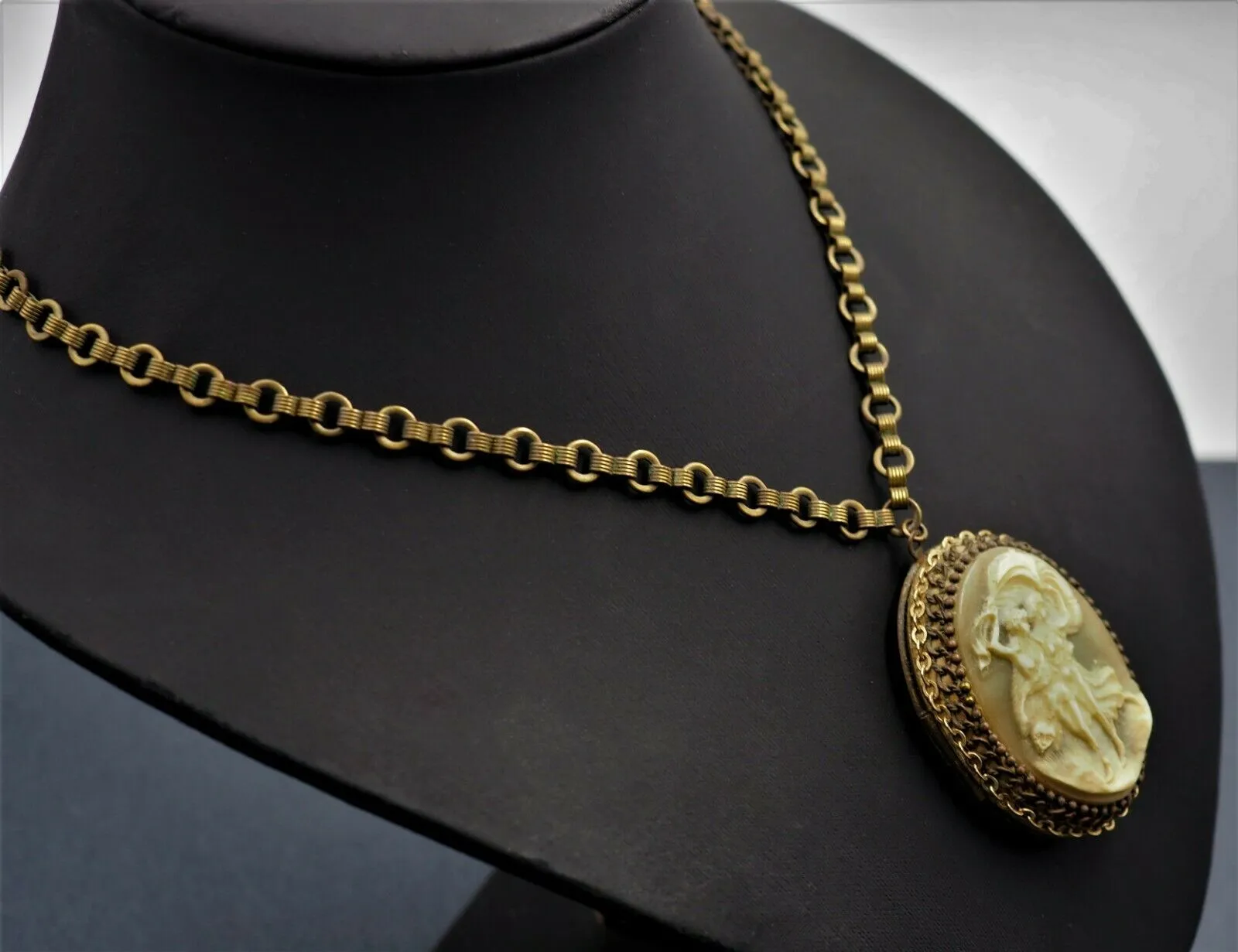 Moulded Resin Cameo Locket Necklace
