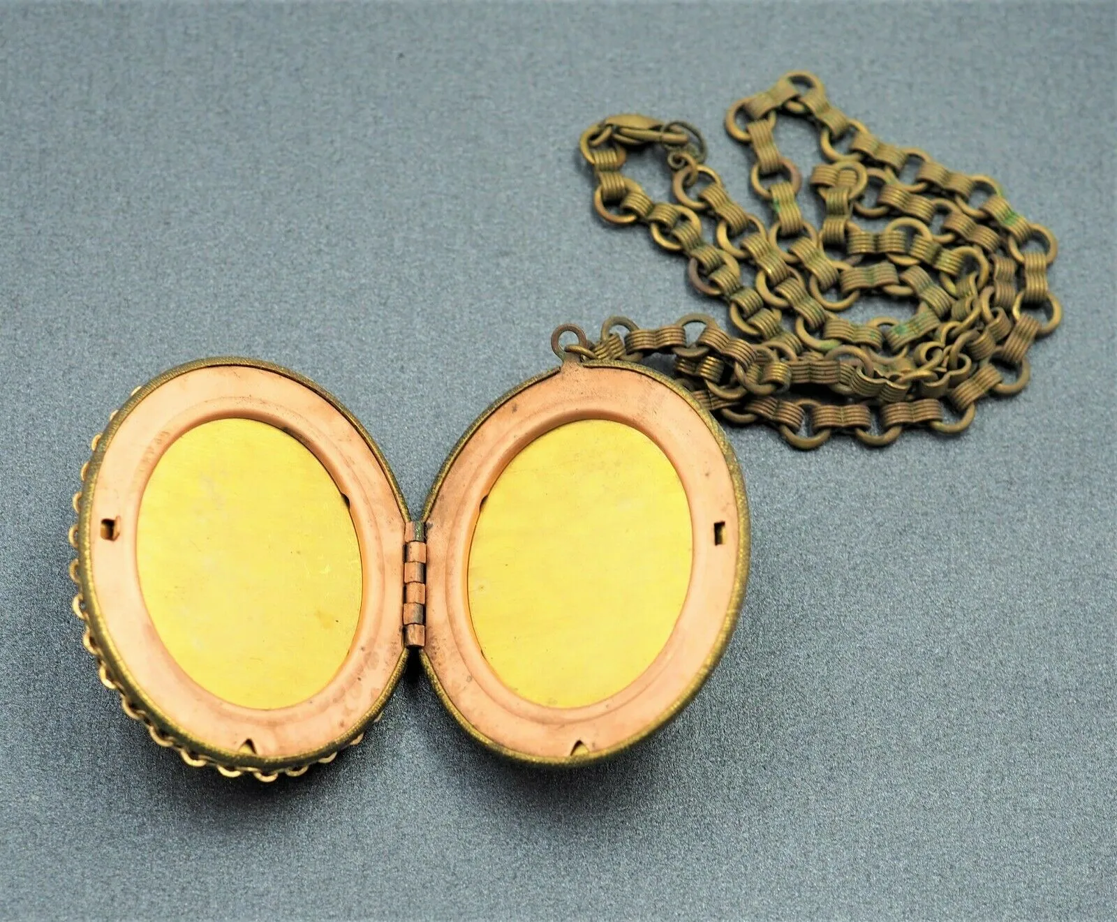 Moulded Resin Cameo Locket Necklace