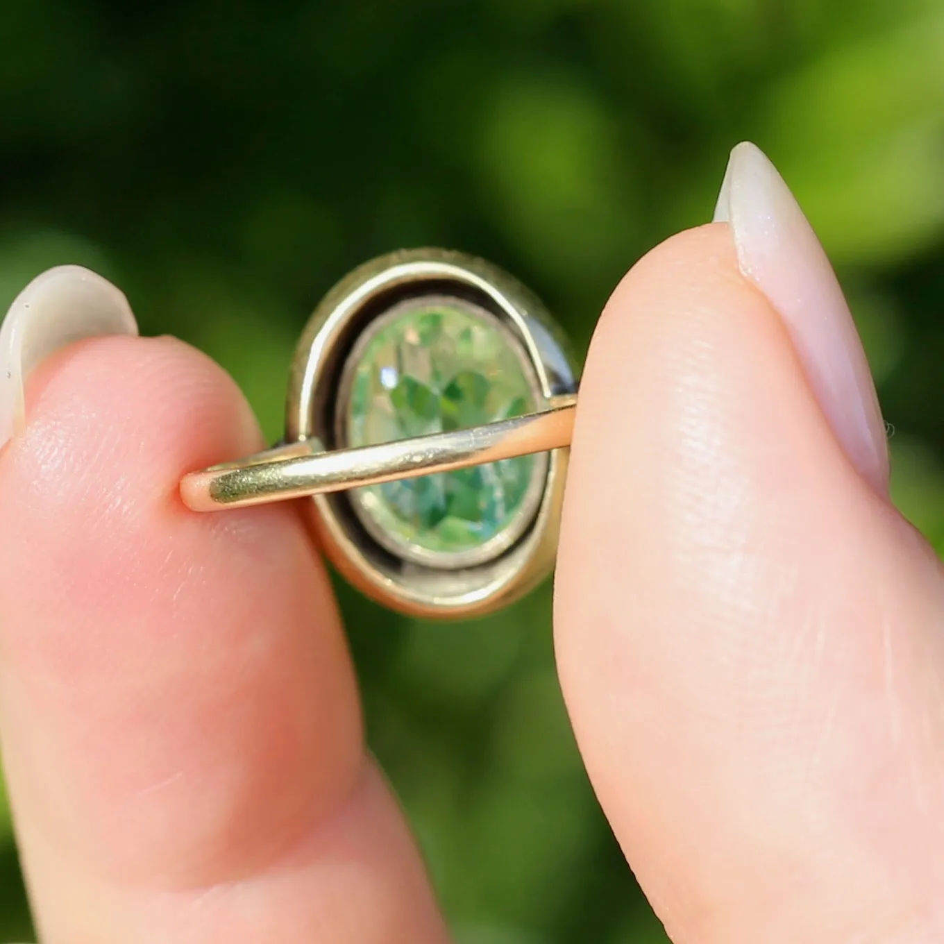Oval Fancy Cut Uranium Glass Ring, 14ct Yellow Gold, size O1/2 or 7.5