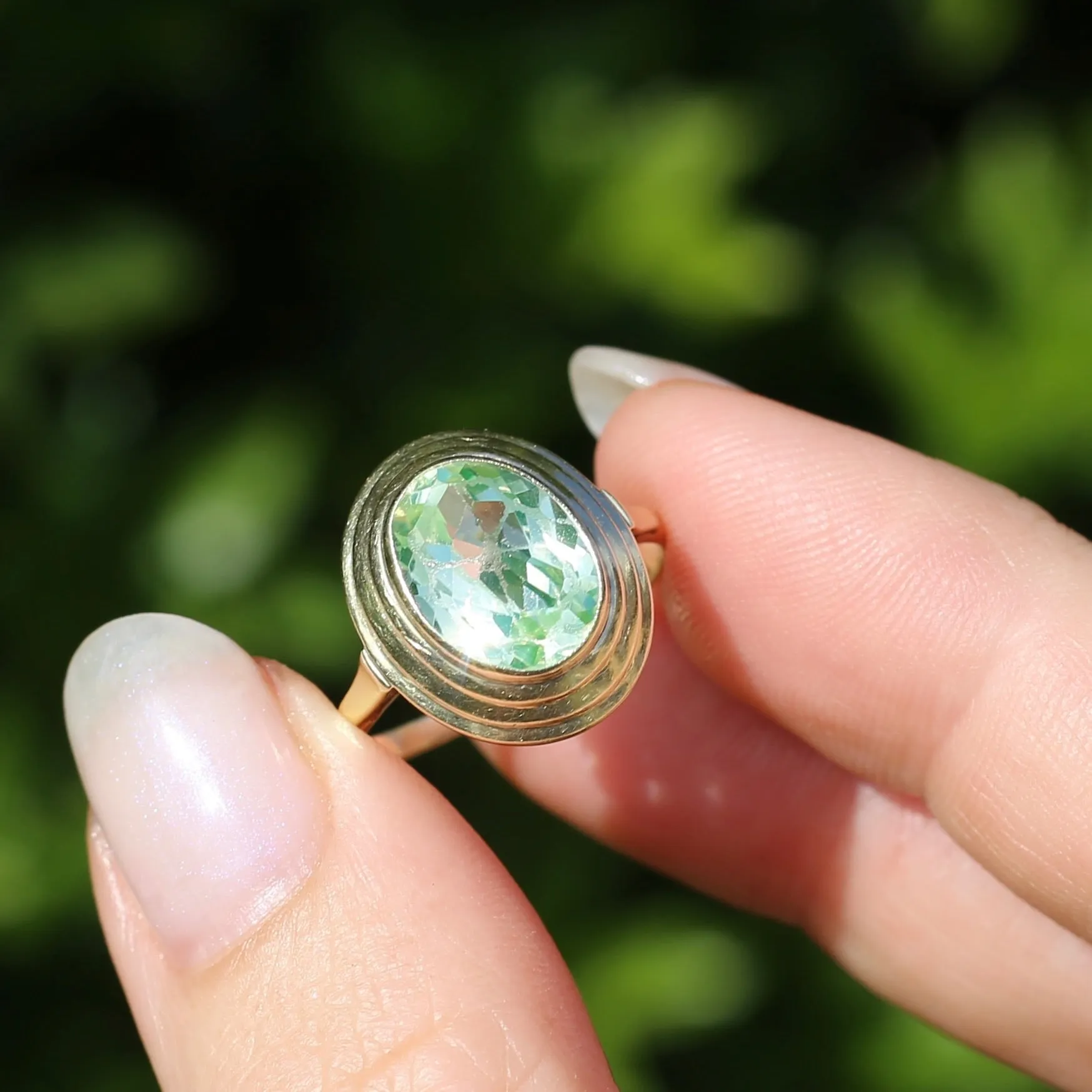 Oval Fancy Cut Uranium Glass Ring, 14ct Yellow Gold, size O1/2 or 7.5