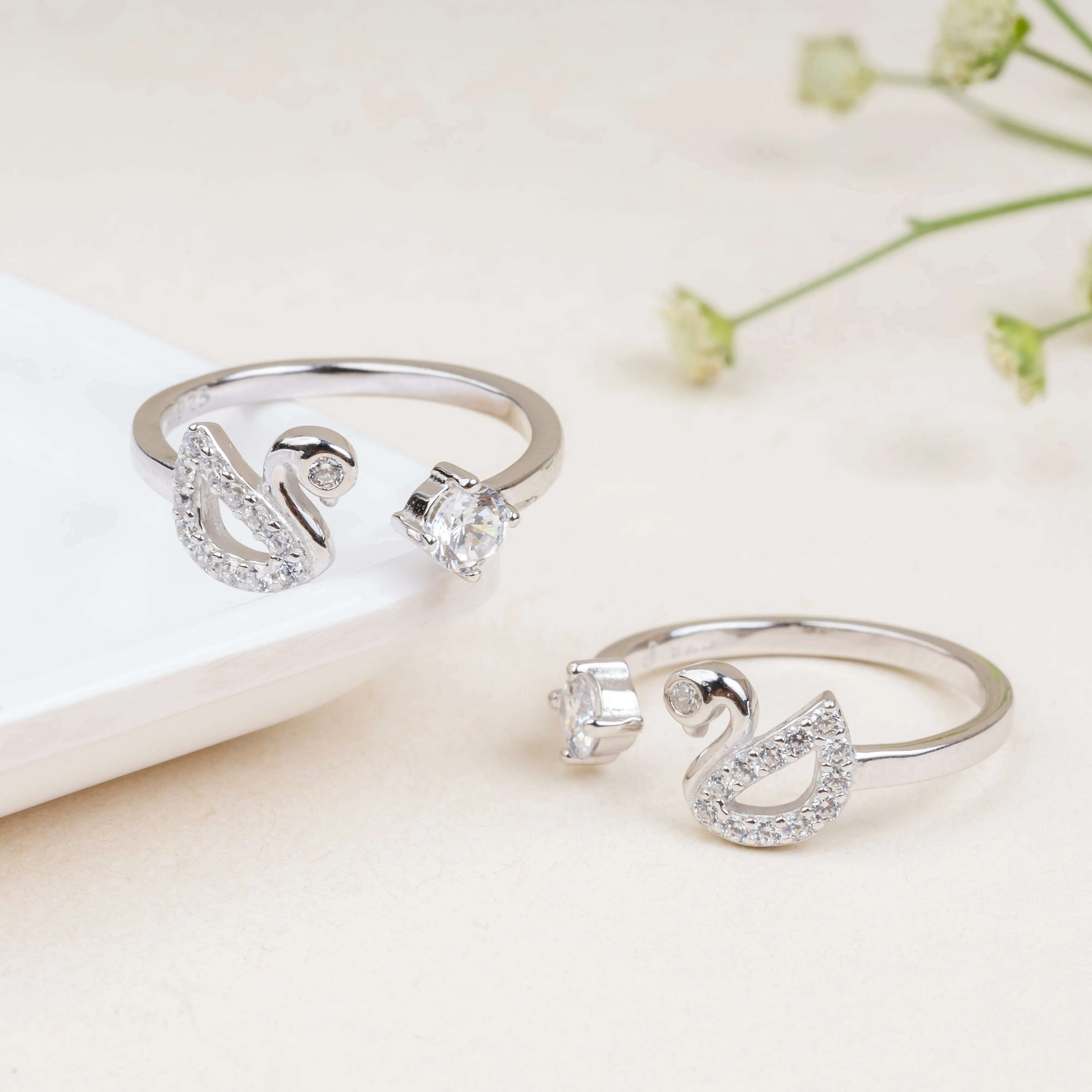 Silver Swan Toe Ring