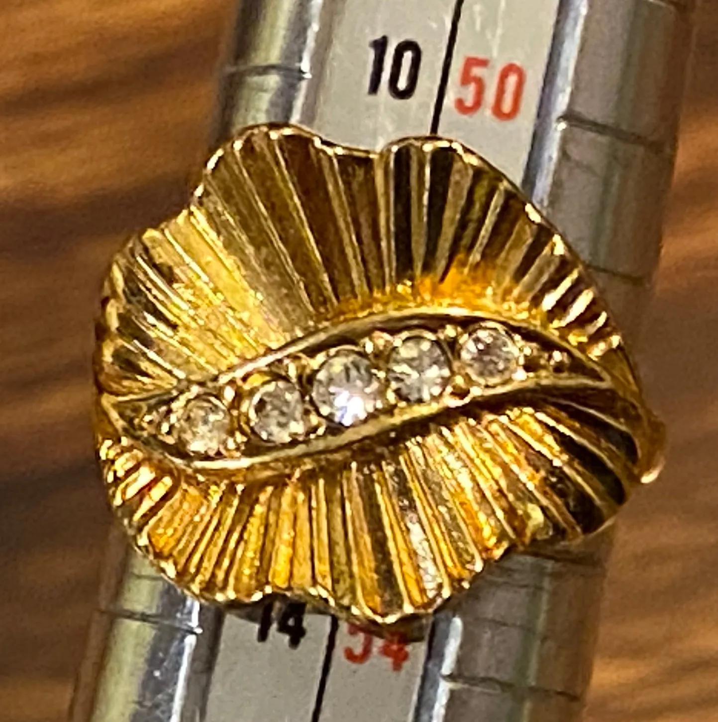 Vintage Gold Tone Ruffle Rhinestone Cocktail Ring Sz 6