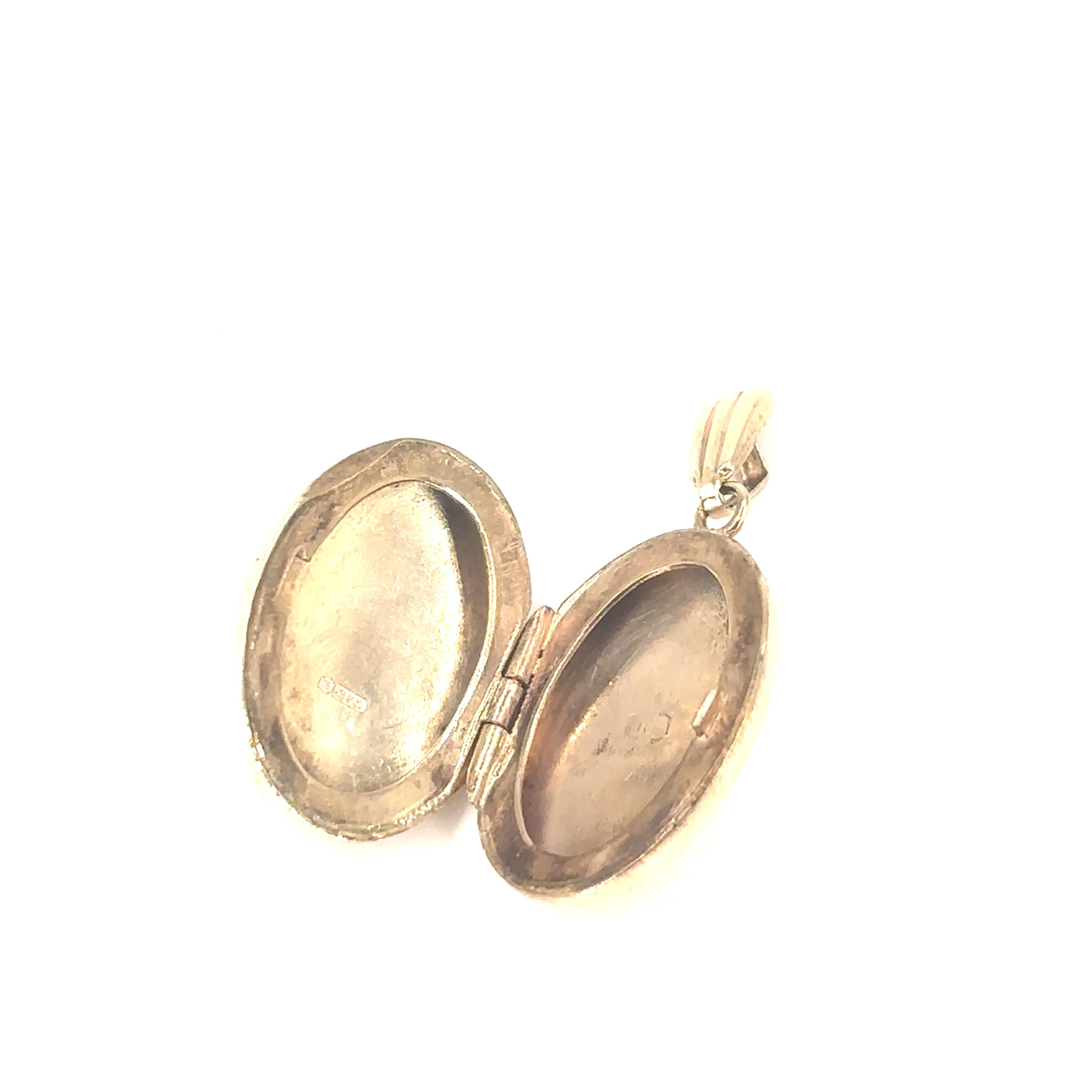 Women’s 9ct Yellow Gold Vintage Engraved Locket - 2.1g